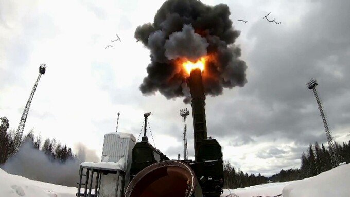 Nordul Coreei de Nord lansează zece rachete balistice în contextul tensiunilor crescânde cu Seul și Washingtonul Ostilitățile de pe peninsula coreeană au escaladat sâmbătă, când Coreea de Nord a efectuat un test cu zece rachete balistice spre Marea Japoniei, într-un eveniment care a fost immediately condamnat de către Coreea de Sud și SUA