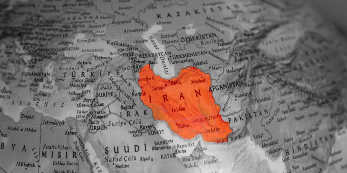 Prețurile biletelor de avion cresc din cauza conflictului din Iran