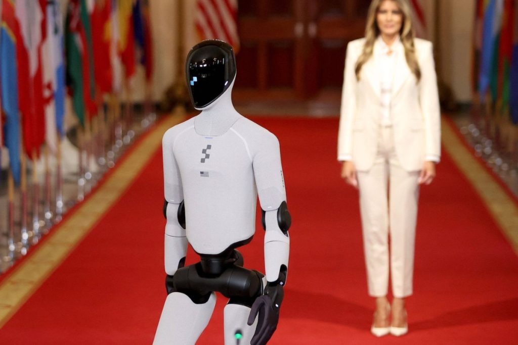 Un robot umanoid stârnește discuții și zâmbete la un eveniment global de amploare Un moment inedit a avut loc zilele trecute în cadrul unui summit internațional dedicat educației, tehnologiei și accesului la resurse digitale pentru copii