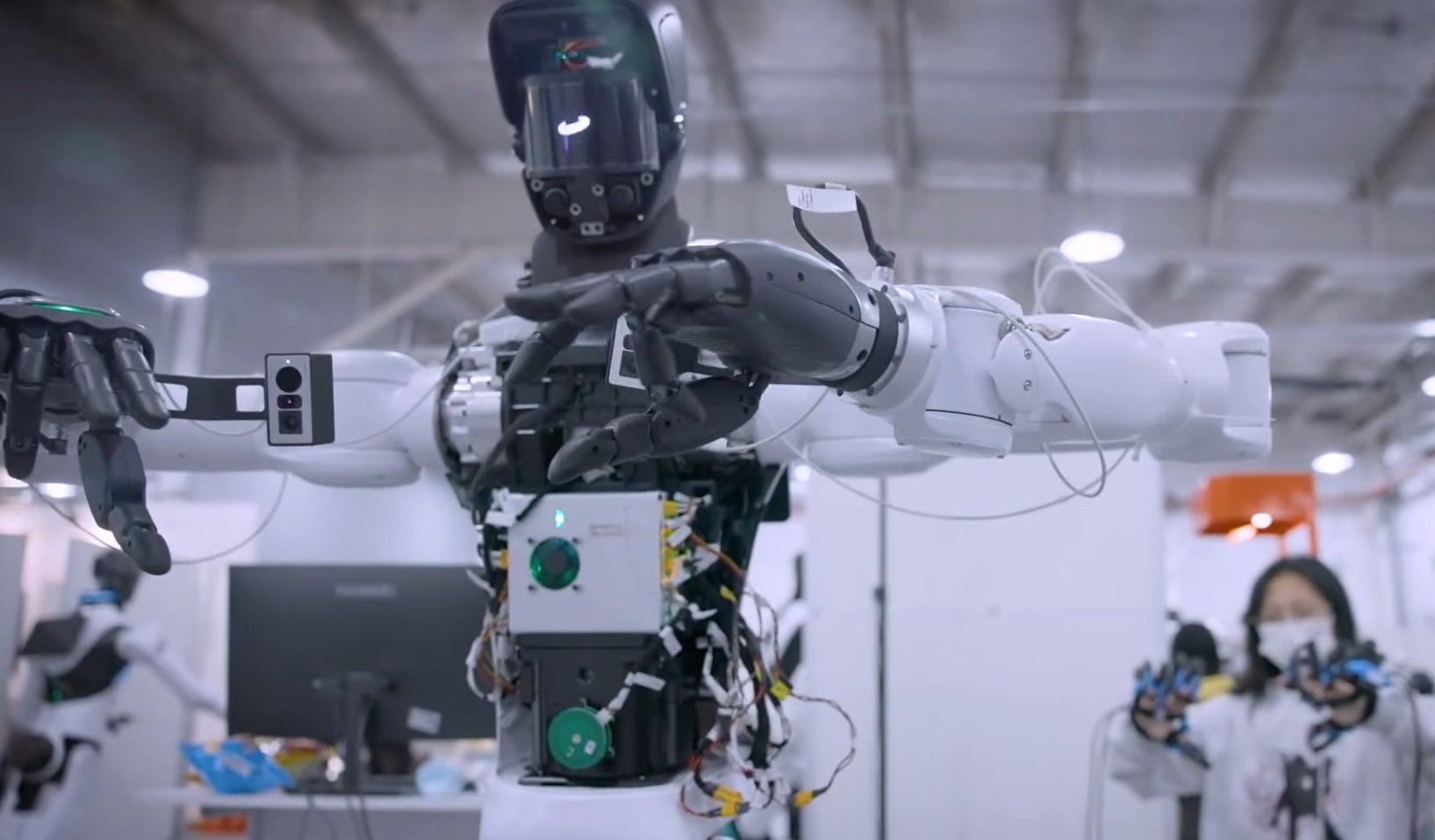 Roboți umanoizi antrenați în China într-o „școală de roboți”