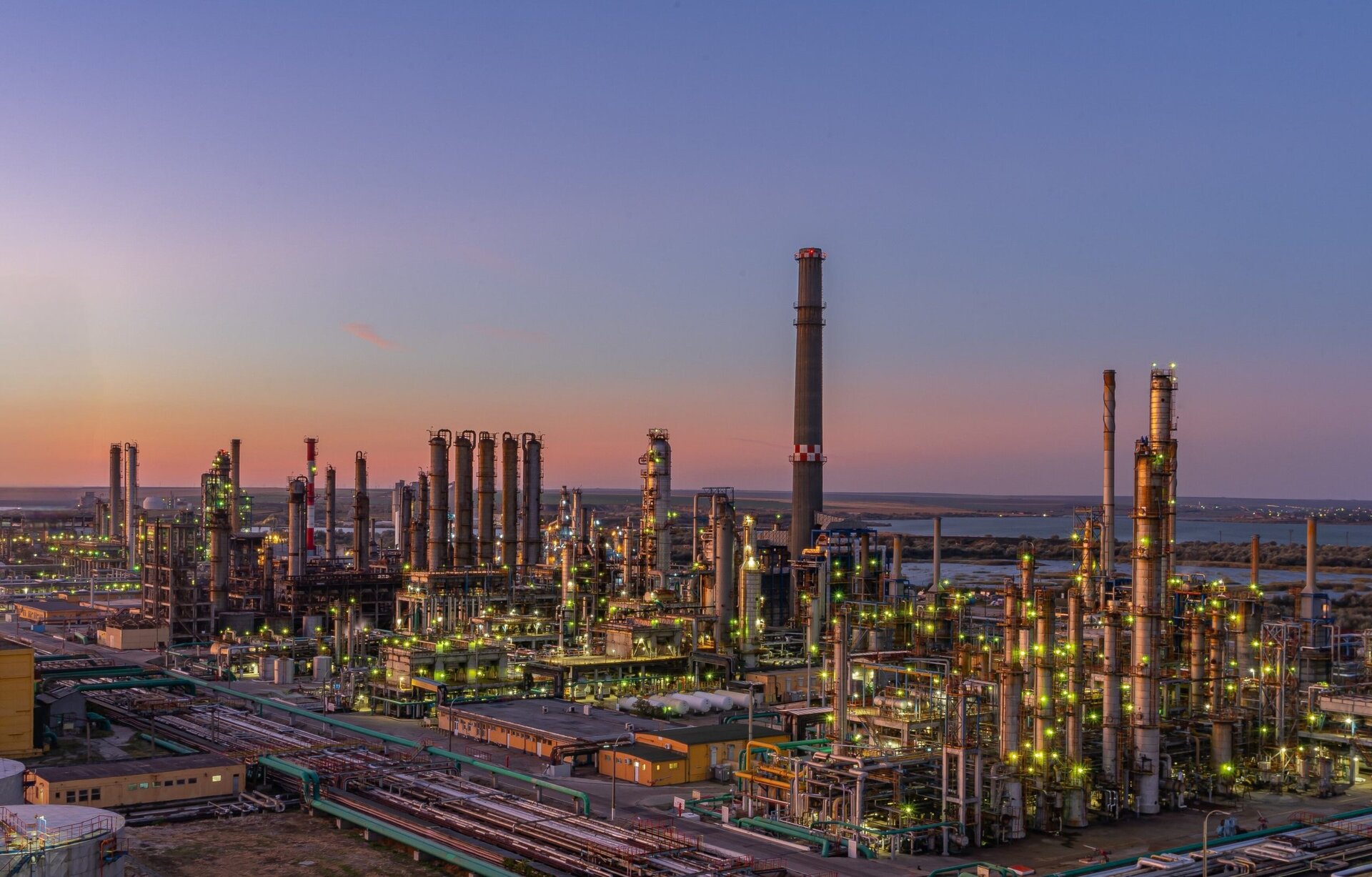 Acțiunile Rompetrol Rafinare cresc peste 30% după primul profit din ultimii trei ani, capitalizare plus 120 milioane euro