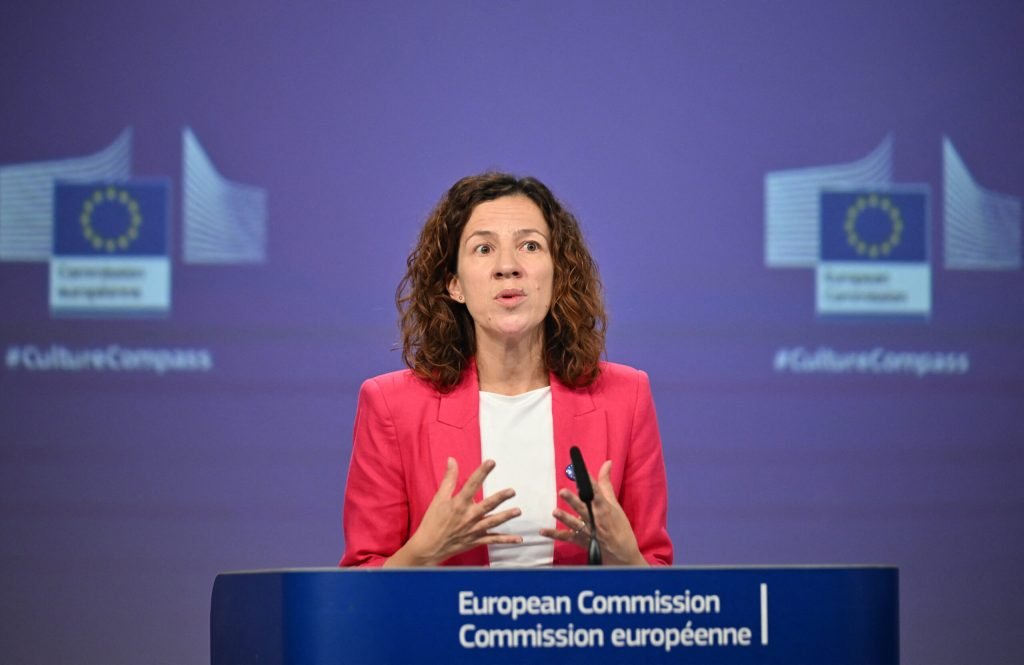 România solicită activarea mecanismului UE de protecție civilă pentru repatrierea cetățenilor afectați de conflictul din Ucraina România se află printre statele europene care au cerut oficial activarea mecanismului de protecție civilă al Uniunii Europene pentru sprijinirea cetățenilor români și ai altor naționalități aflați în zonele de război