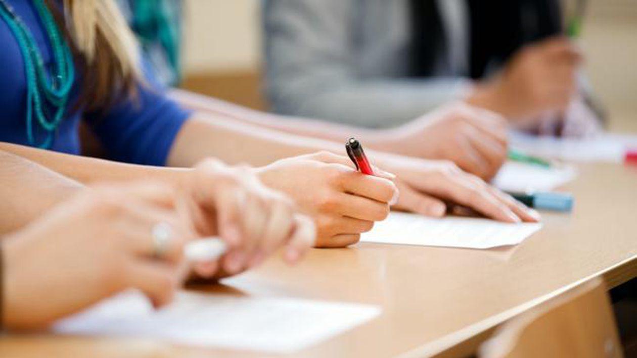 Simulările examenelor naționale rămân un instrument esențial pentru pregătirea elevilor, susține ministrul Educației, Mihai Dimian