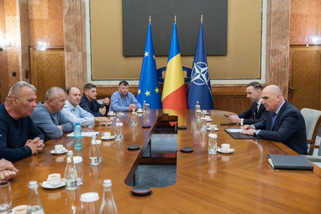 Minerii și energeticienii din Hunedoara, nemulțumiți de perspectivele de viitor ale complexului energetic, au ieșit în stradă pentru a-și exprima nemulțumirea față de deciziile guvernamentale care îi vizează