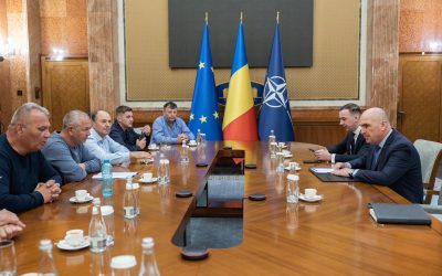 Minerii și energeticienii din Hunedoara, nemulțumiți de perspectivele de viitor ale complexului energetic, au ieșit în stradă pentru a-și exprima nemulțumirea față de deciziile guvernamentale care îi vizează