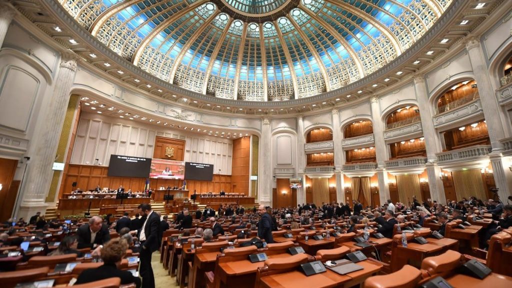 Senatul a aprobat, luni, o modificare importantă a Legii 272/2004 privind protecția și promovarea drepturilor copilului, în contextul dezbaterilor acerbe din spațiul public cu privire la situația alocației de hrană pentru copiii aflați în situații vulnerabile