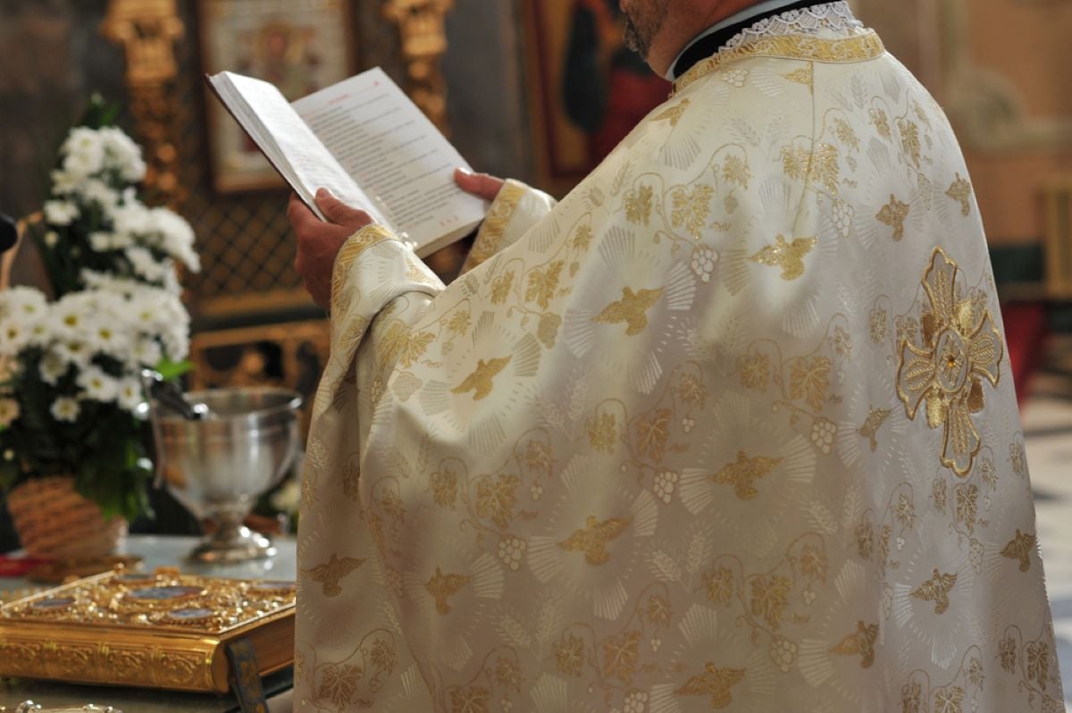 Ce reprezintă Sfântul Maslu și semnificația sa în Biserică