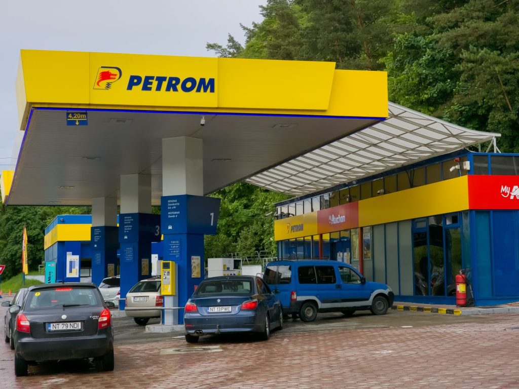 Prețul carburanților din România a crescut din nou, în ciuda fluctuațiilor din piețele internaționale Marți dimineață, consumatorii români au avut parte de o nouă scumpire a carburanților comercializați în benzinării