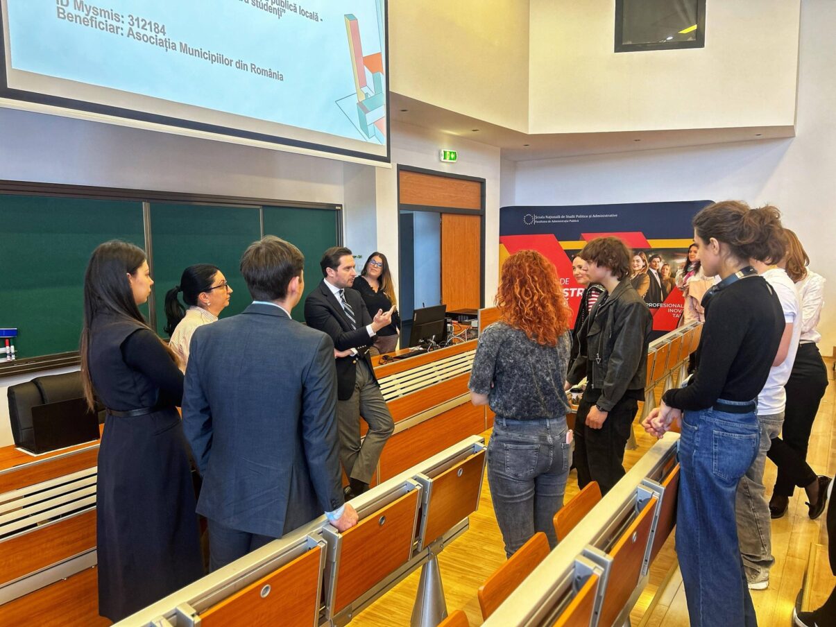 Primăria Municipiului București lansează un apel pentru tineri: oportunități în administrația publică locală Tinerii și viitorul administrației publice din capitală ies în prim-plan în discursul oficial al Primăriei Municipiului București, care își propune să atragă cei mai bine pregătiți specialiști în sectorul public pentru a contribui la modernizarea și digitalizarea serviciilor oferite cetățenilor