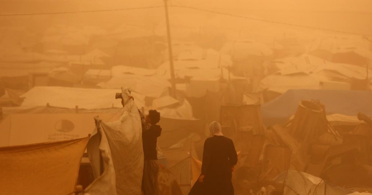 Furtună de nisip în Gaza distruge adăposturile improvizate