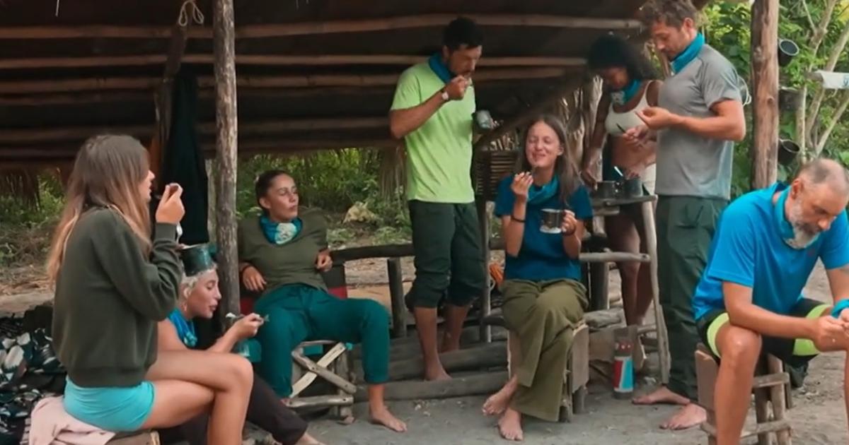 Tribul Războinicilor, răsplătit cu o recompensă spectaculoasă după victoria din jocul zilei După o etapă intensă, tribul Războinicilor din emisiunea “Survivor” a avut parte de o momente de óptimism și bucurie, grație unei recompense cu totul speciale oferită de conducerea show-ului