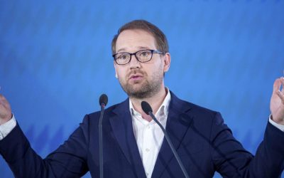 USR respinge amendamentele din bugetul național și lansează un avertisment clar pentru coaliție Într-un gest de solidaritate și fermitate, USR a anunțat duminică seară că nu va depune și nu va vota amendamente la proiectul Legii bugetului pe acest an