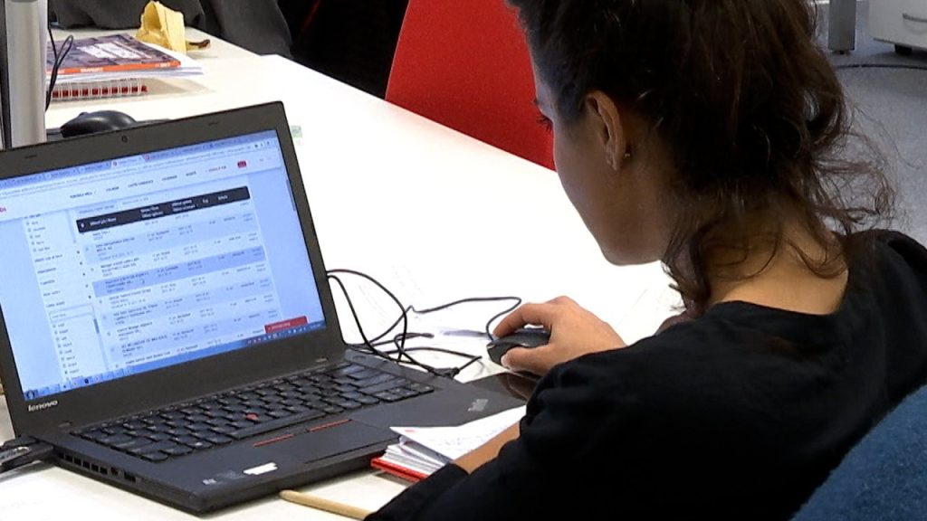 În contextul vremurilor instabile și al creșterii numărului de șomeri, o soluție mai puțin cunoscută, dar extrem de utilă, devine din ce în ce mai populară în rândul angajaților: asigurarea împotriva pierderii locului de muncă