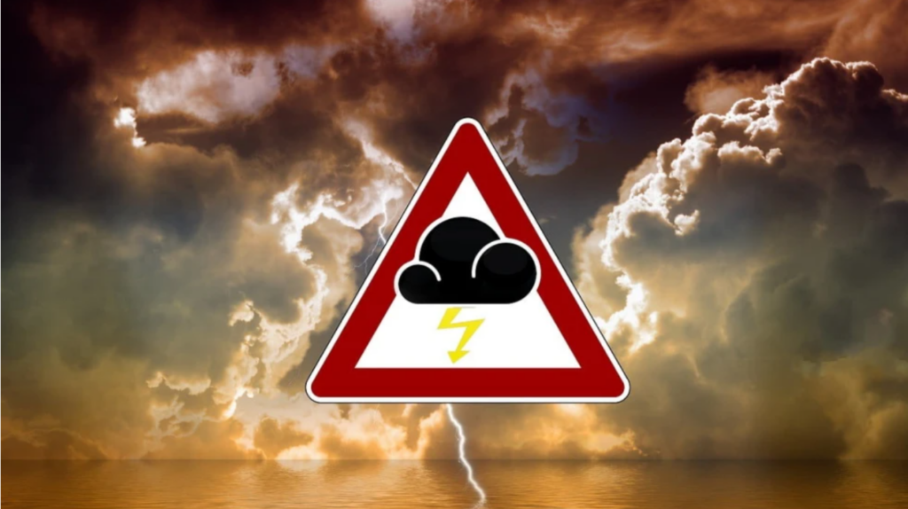 România se confruntă, în aceste zile, cu un fenomen meteorologic extrem, deosebit de rar și periculos, denumit popular „ploaie cu sânge”