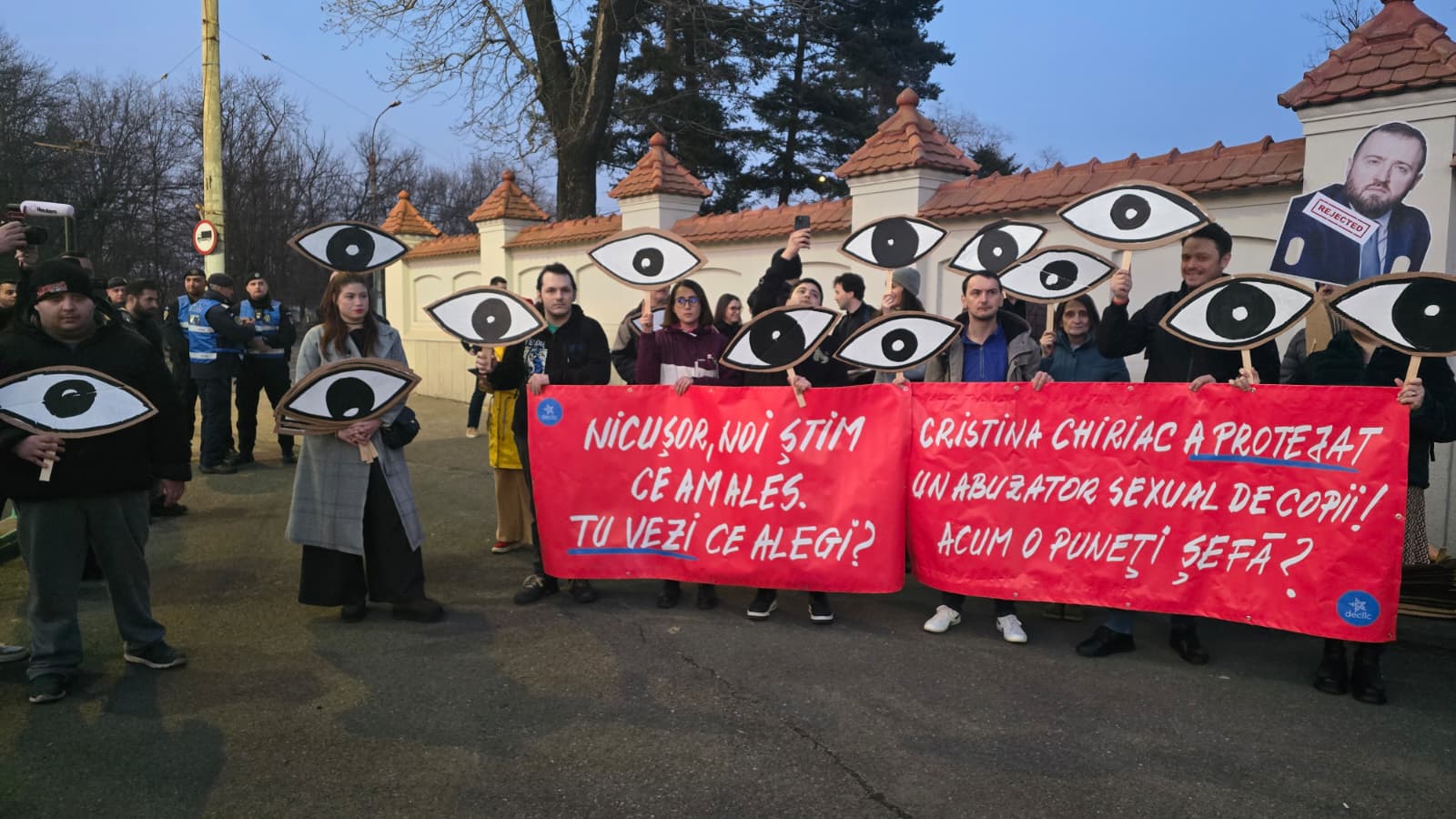 Protest la Cotroceni împotriva propunerilor pentru șefia justiției: „Nicușoare, nu semna!”