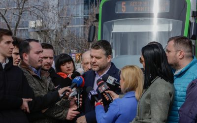 După o pauză de doi ani, tramvaiul 5 revine în circuitul din București, însă cu o configurație extinsă și modernizată, confirmând dorința autorităților de a îmbunătăți conexiunile de transport în Capitală și de a revitaliza infrastructura de tramvai