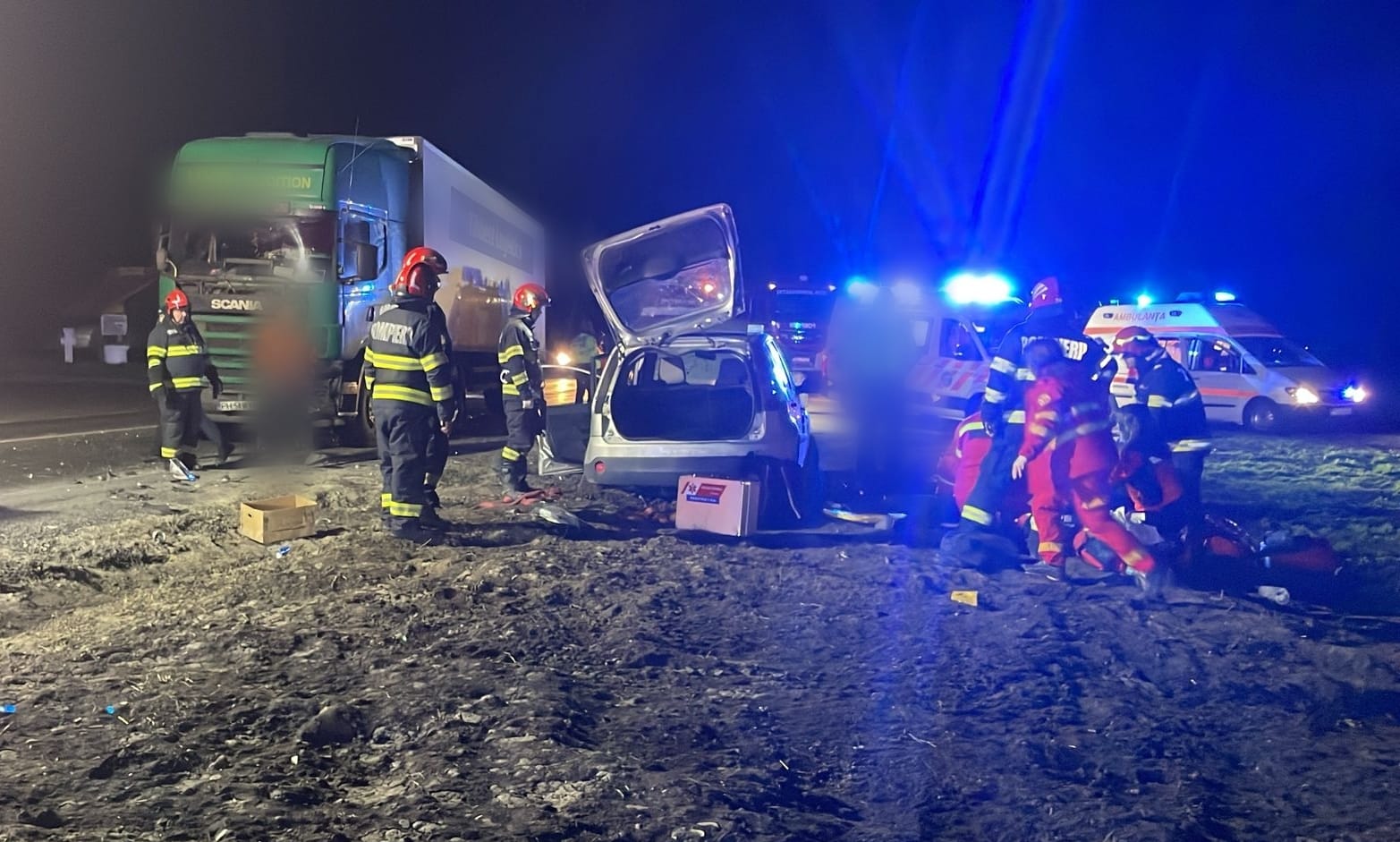 Accident tragic pe DN1B în Prahova: un copil de 10 ani a murit după coliziunea dintre o maşină şi un TIR încărcat cu paleți Un accident grav s-a petrecut miercuri după-amiază pe DN1B, în comuna Ceptura, județul Prahova, în urma căruia un copil de aproximativ 10 ani și-a pierdut viața