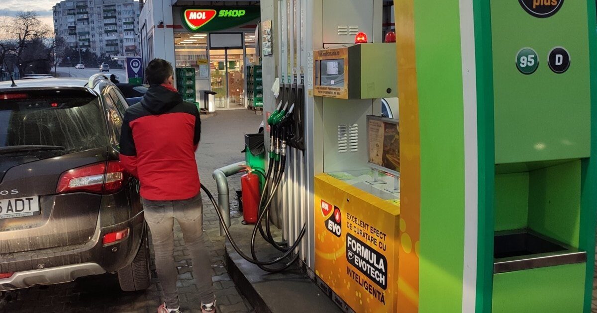 Guvernul limitează prețurile la carburanți: Adaos plafonat până pe 30 Iunie