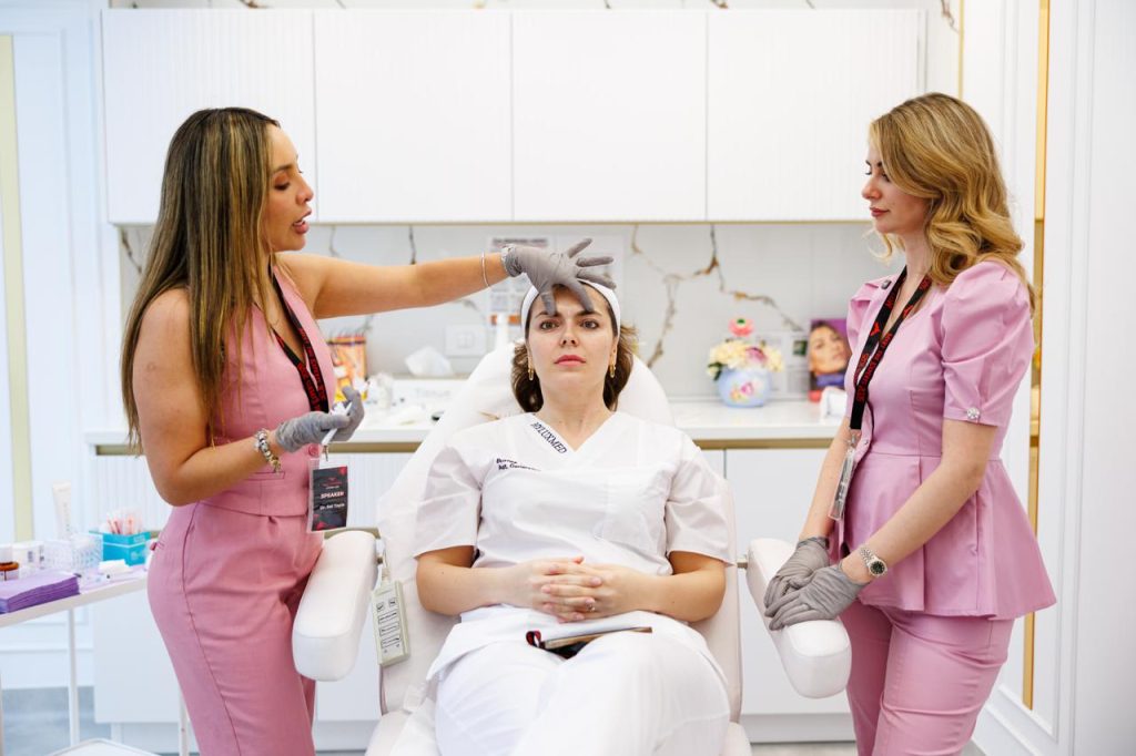 Medicina viitorului: Experți de top la București, în Palatul Parlamentului!