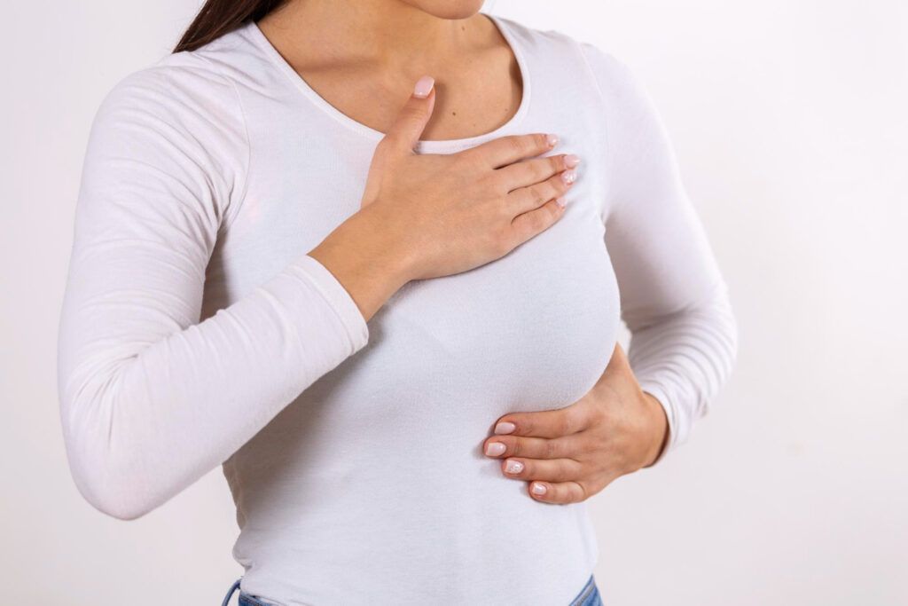 Primul semn de cancer la sân, chiar și fără noduli: Atenție la asta
