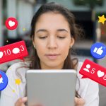 Fomo ucigător: de ce TikTok te face să crezi că viața altora e mai bună decât a ta