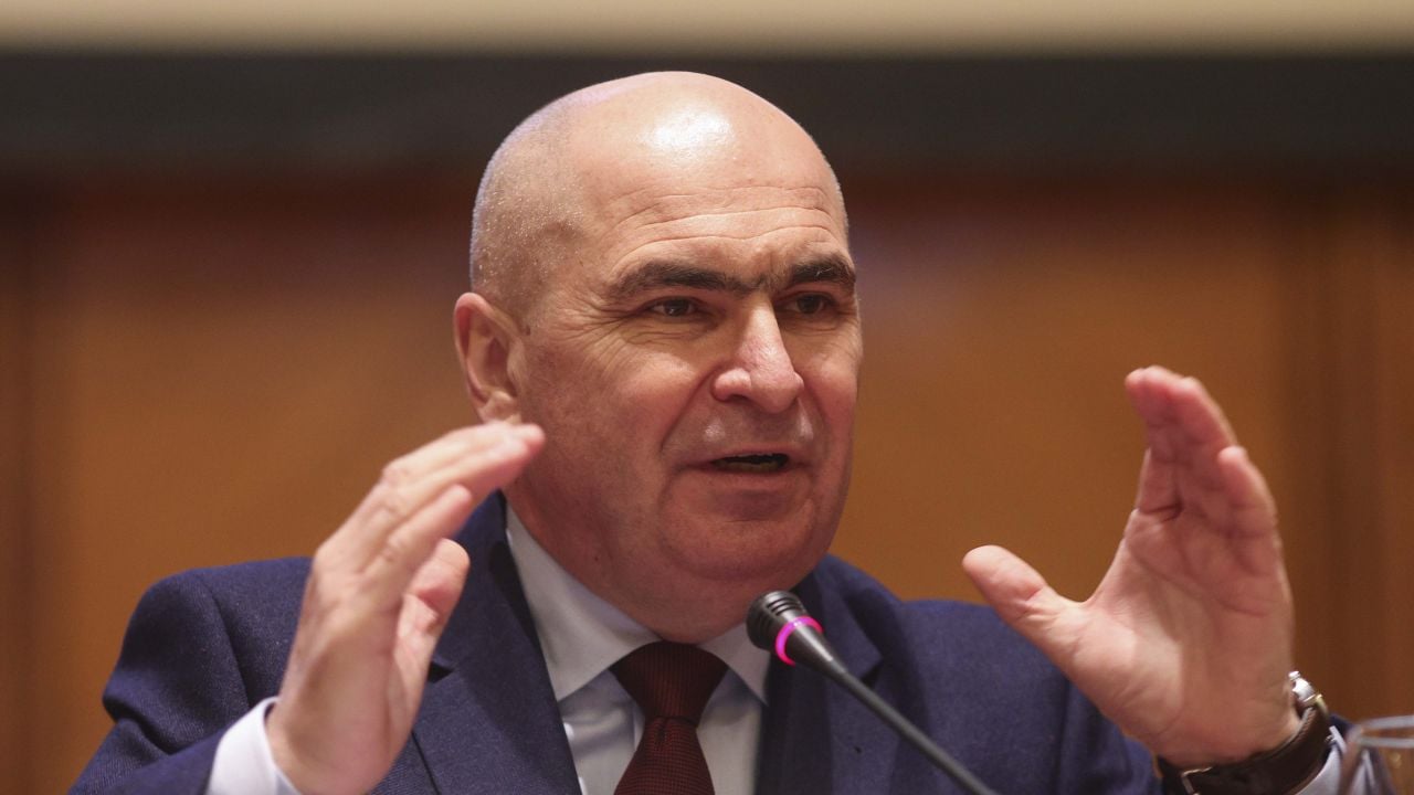 Prețurile la energie electrică rămân o preocupare majoră, iar pentru a le stabiliza, sunt necesare măsuri pe termen mediu și lung