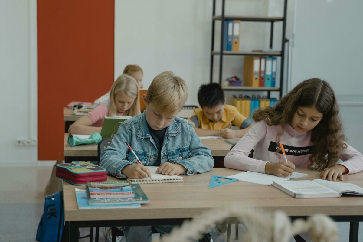 Educatie: Concursuri pentru profesori, deblocate. Ce se schimbă?