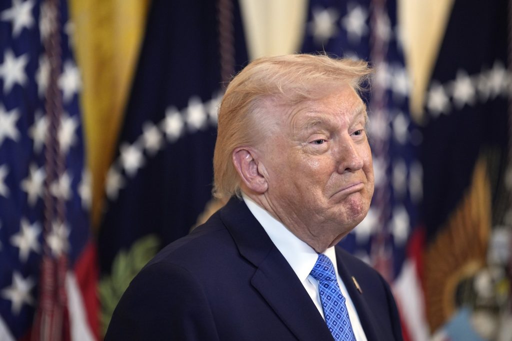 Trump prelungește armistițiul, dar menține blocada. Motivul: Iranul, profund fracturat