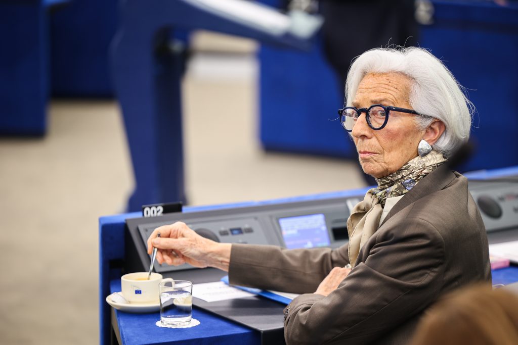 Lagarde: Noul șoc energetic riscă să reaprindă inflația în UE. Ajutor fiscal, cerut guvernelor