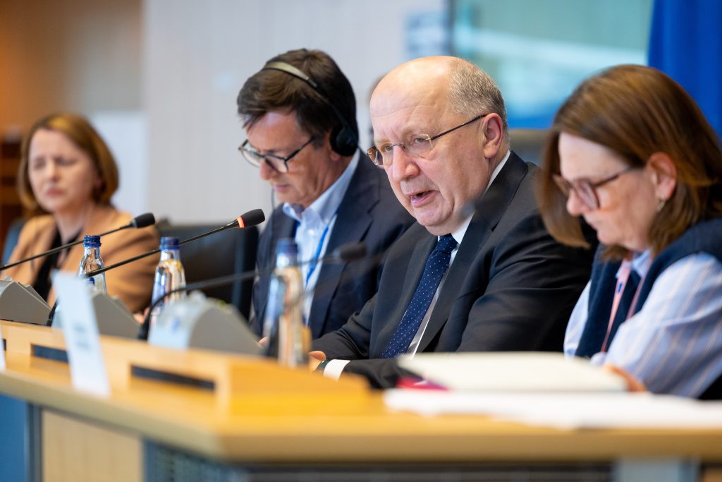 Apărare europeană: Oficial UE cere rapid industriei să învingă Rusia