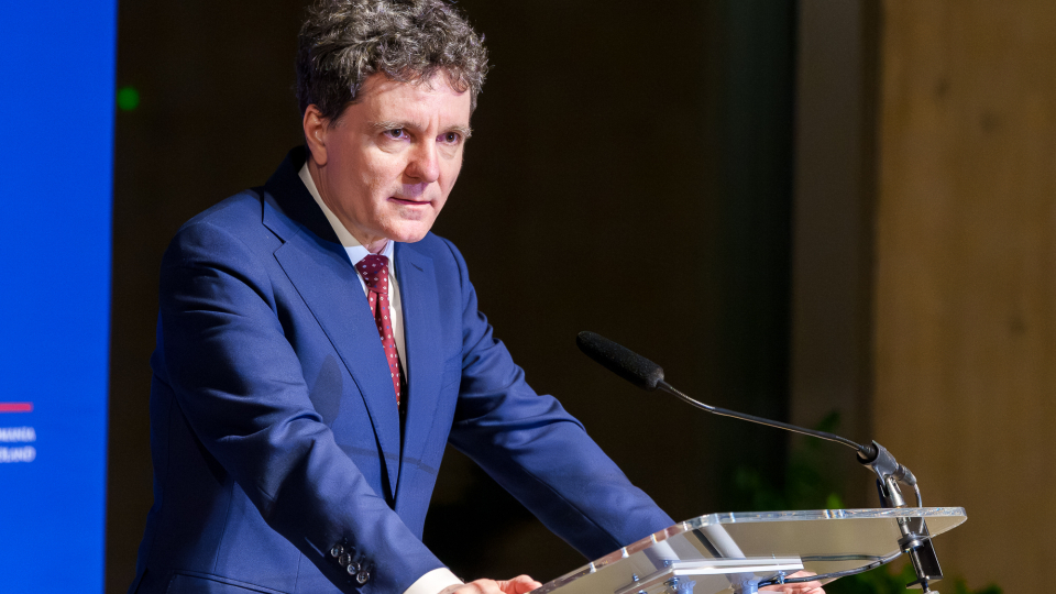 Nicușor Dan, acuzații dure: Politicienii, conduși de voturi, ignoră finanțele!