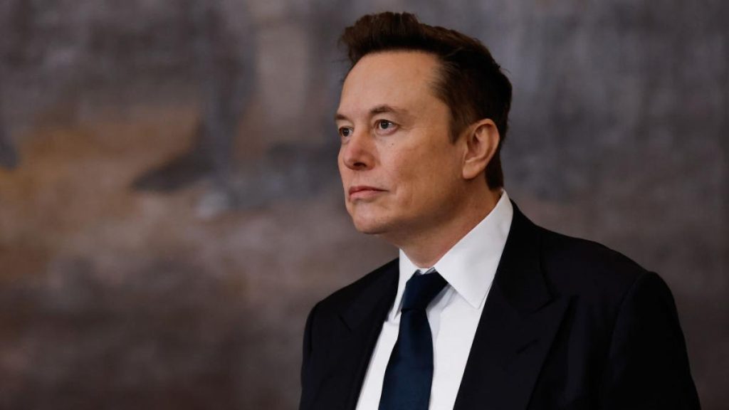 Musk plătește 260$ pe zi pentru muncă remote în Europa. Grok, pe cap de listă