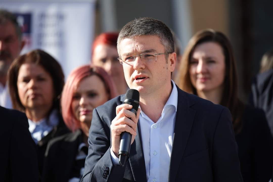 Clădirea-fantomă de pe Șoseaua Olteniței, recuperată după 18 ani