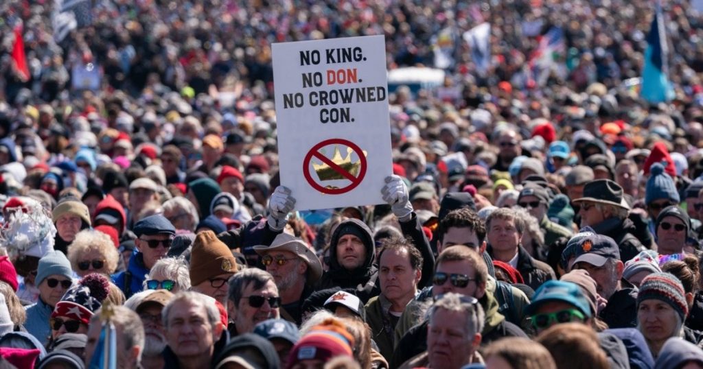 Milioane de americani protestează împotriva lui Donald Trump: „No Kings”
