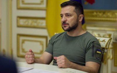 Volodimir Zelenski acuză: SUA au ignorat rolul Rusiei în atacurile asupra bazelor americane Președintele ucrainean, Volodimir Zelenski, a lansat acuzații grave la adresa Statelor Unite ale Americii, afirmând că acestea au ignorat dovezile convingătoare privind implicarea Rusiei în atacurile asupra bazelor americane din Orientul Mijlociu