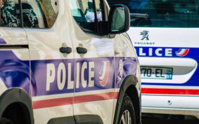 Elevă de 15 ani, înjunghiată de coleg în timpul orei, în Franța