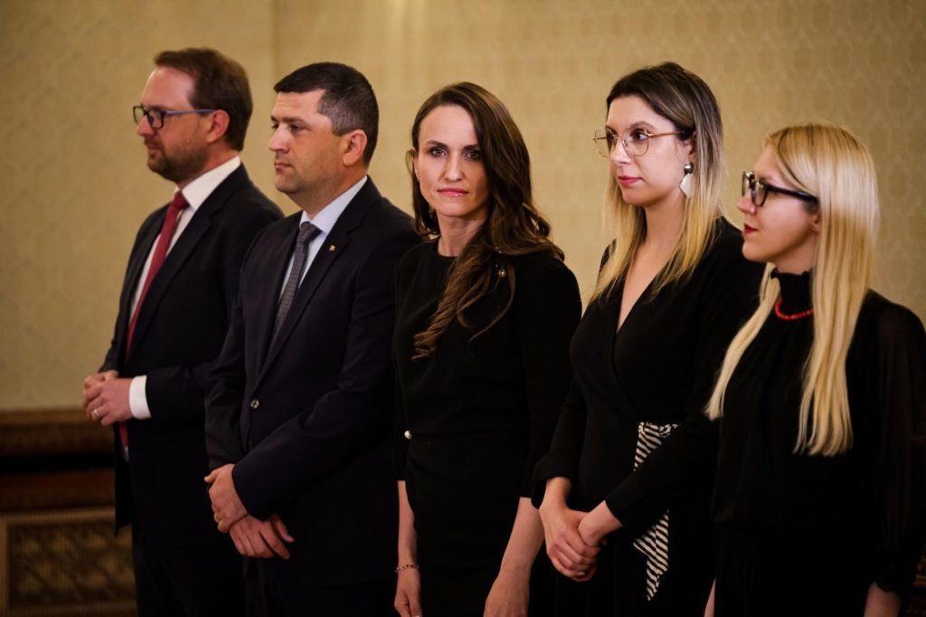 Nu cedăm Puterii Fără Responsabilitate: Un Apel al Liderilor din România