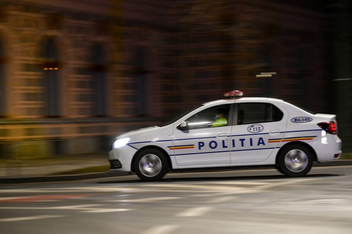 Doi tineri au murit de Paște în Ilfov: Mașina, făcută PRAF după impactul cu un copac
