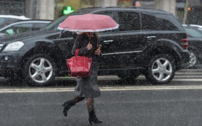 Vremea din România va suferi modificări semnificative în următoarele zile, cu temperaturi peste media sezonieră în timpul zilei începând de luni, dar care vor scădea considerabil în restul săptămânii