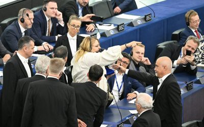 Șoșoacă, la un pas de ridicarea imunității în Parlamentul European