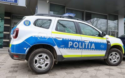 Un tânăr de 20 de ani a fost prins în timpul unei acțiuni a poliției capitalei, după ce a ignorat semnalul de oprire și a încercat să fugă, acroșând un polițist în proces