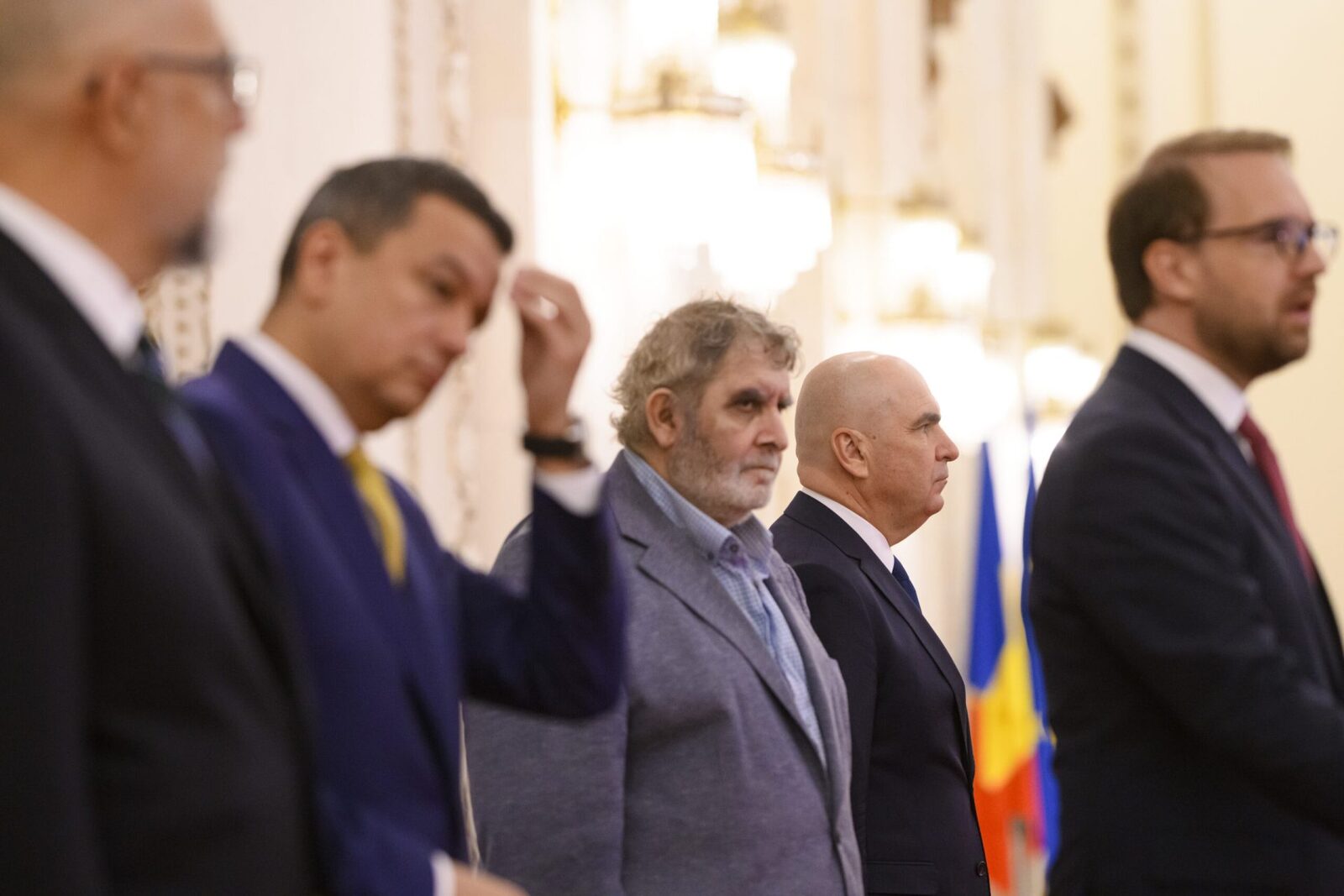 Criză politică: PSD vrea să-l demită pe Bolojan, PNL convoacă liderii