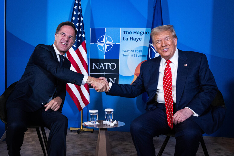 Trump: NATO, implicat total în deminarea Strâmtorii Ormuz?
