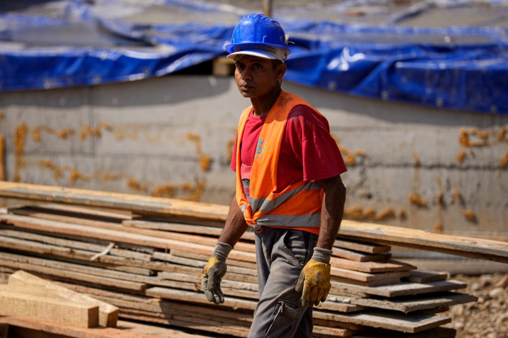 Muncitori străini în România: Aproape 150.000. De ce va exploda imigrația