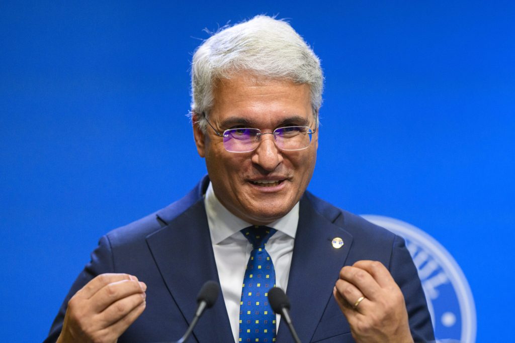 Reformă, NU show TV sau TikTok: Ce trebuie de fapt să facem în România