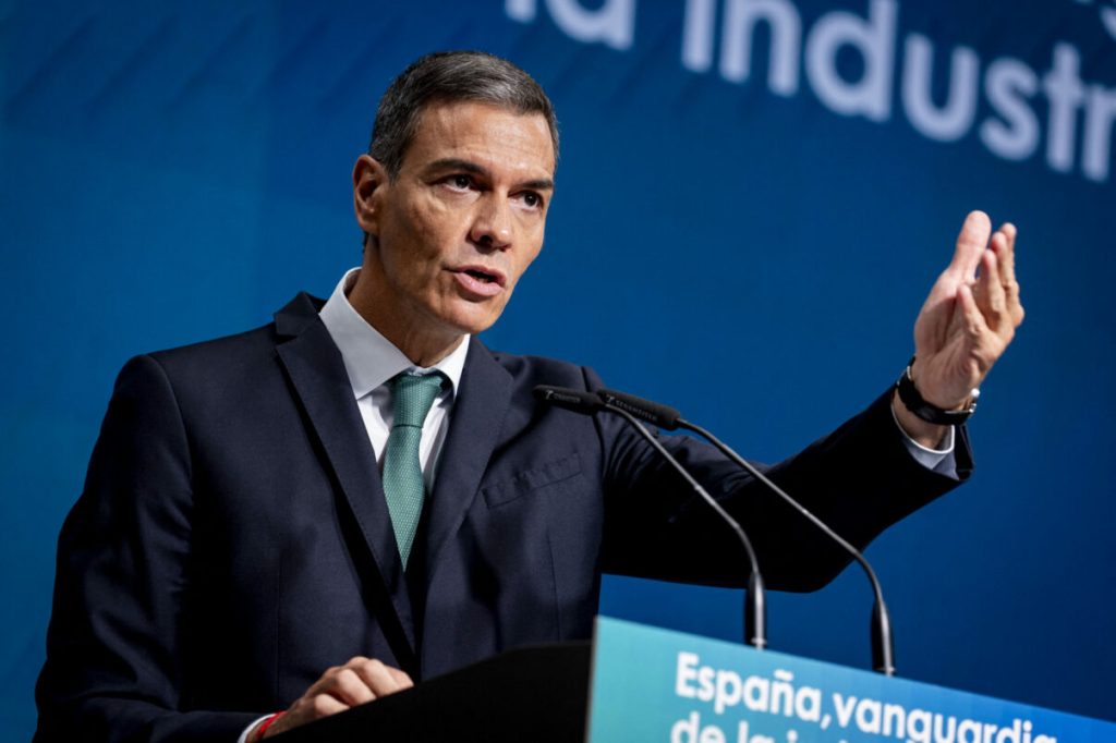 Social media, arma secretă ce subminează tot: analiza experților