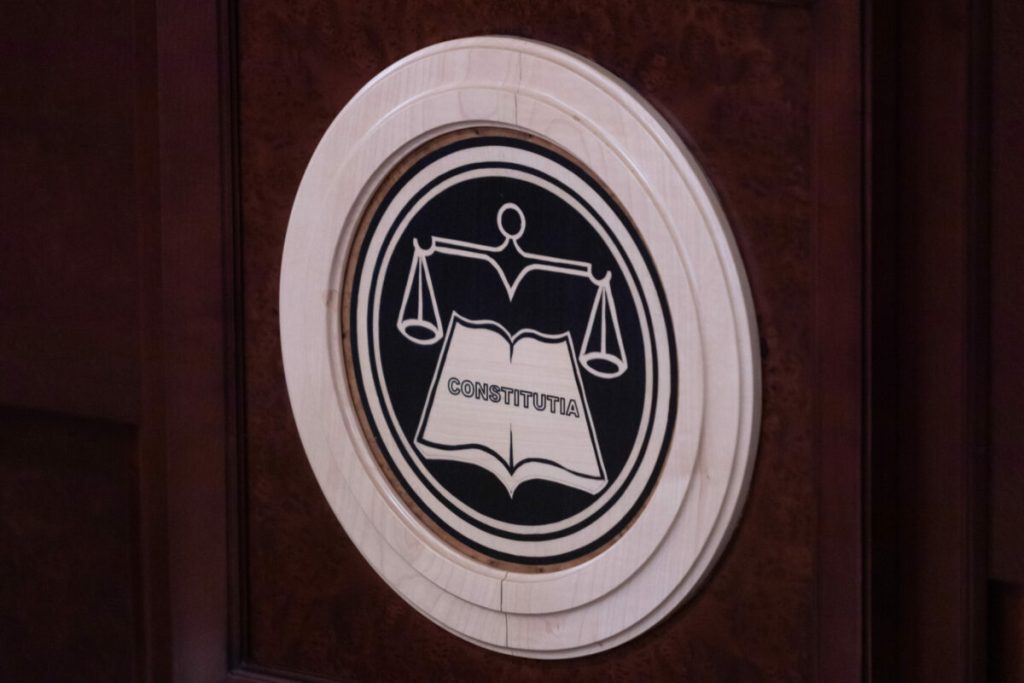 Schimbare în Constituția? Un singur cuvânt modificat în legea CCR