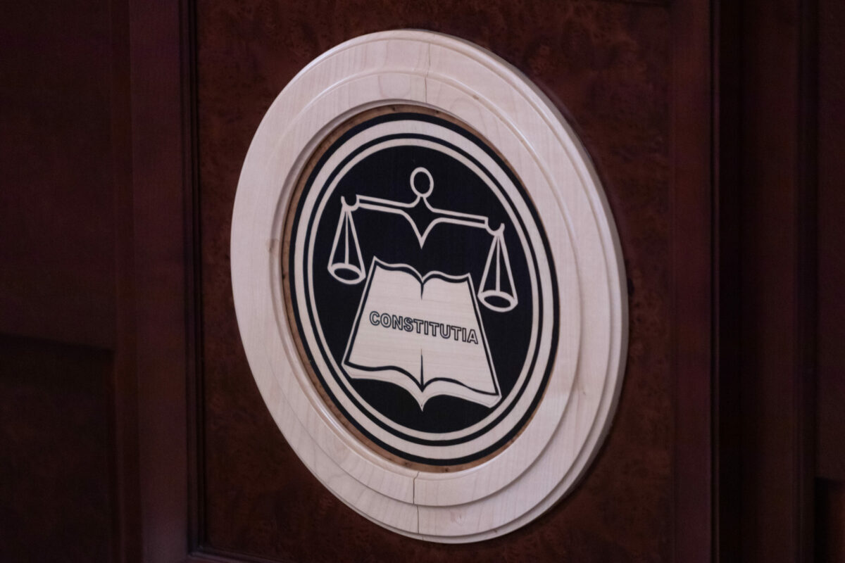 Schimbare în Constituția? Un singur cuvânt modificat în legea CCR