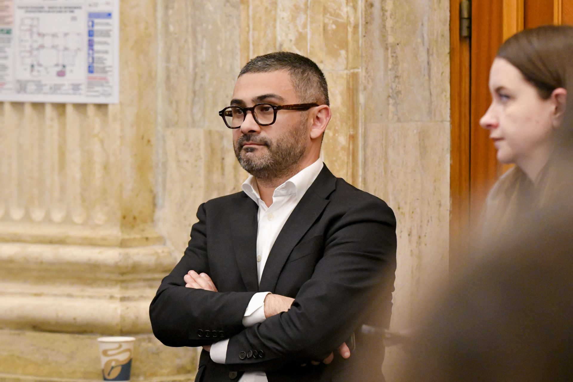 Manole, despre munca „la negru”: Aproape 500 de români, fără contracte de muncă