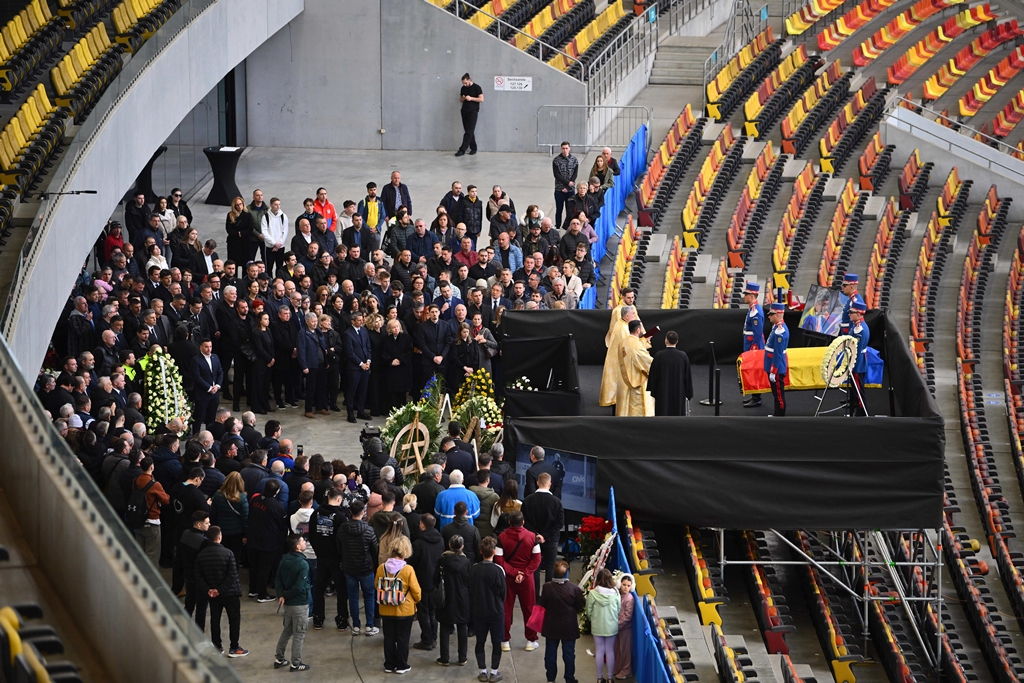 Nicuşor Dan, explicații controversate: De ce nu a mers la Lucescu